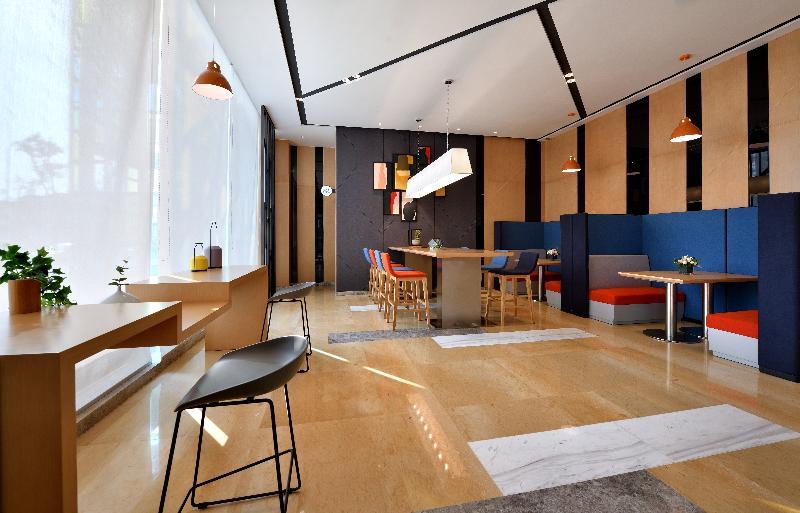 Holiday Inn Express Chengdu Tianhe Exterior photo
